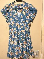 Teatime Floral  Blue v-neck