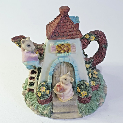Enchanting mouse house teapot - enchanting,