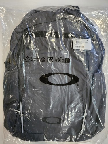Oakley 28l sport backpack - oakley,