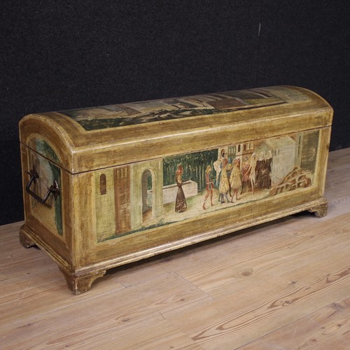 Italian hand painted - , chest