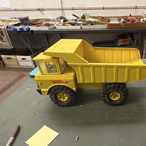 Tonka yellow black pressed - tonka,