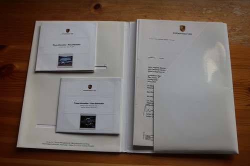 Brochure brochure press kit