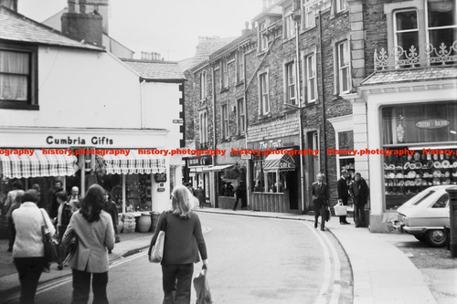 Q003167 keswick shops cumbria - shops,