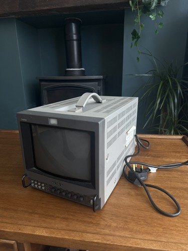 Sony trinitron pvm 9042qm - trinitron, pvm-9042qm