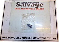 TRIUMPH BONNEVILLE T 100 865 EFI 2008 - 2016:PETROL FUEL TANK MOUNT RUBBERS:USED