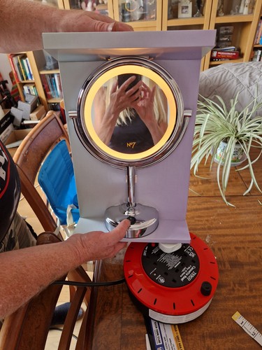 No7 led lighted round - led,