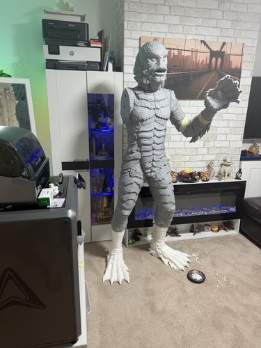 Life size creature - 1.8m,