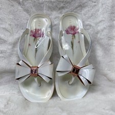 Ted Baker London White flip flop Sandals size 6