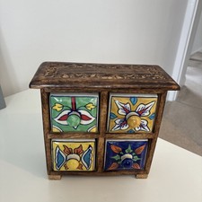 WOOD CHEST MANGO. 4 CERAMIC