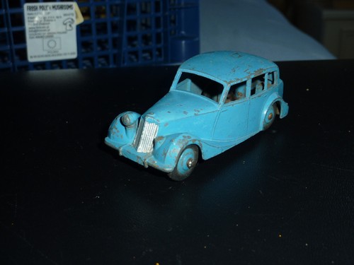 Dinky toy blue triumph 1800 - toy,