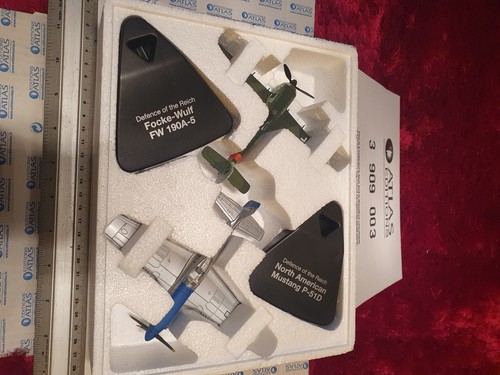 Atlas scale mustang - 1/72,