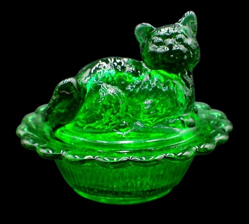 Mosser green glass cat - green,
