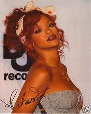 RIHANNA AUTOGRAPH SIGNED PP