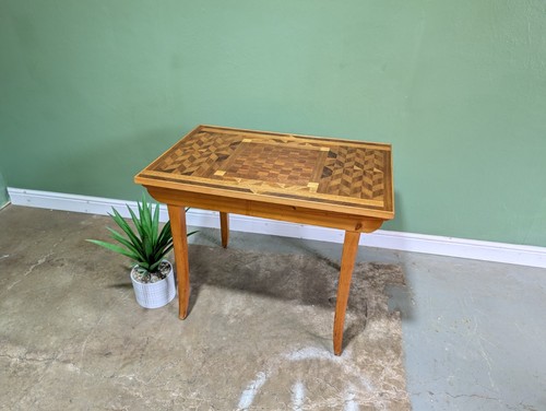 Vintage wooden chessboard - wooden,