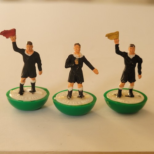Subbuteo ref two linesmen - hw,