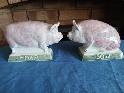 Pair rye pottery - pair, boar