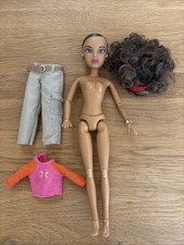 L IV DOLLS BY SPIN MASTER