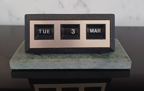 Vintage retro perpetual - perpetual, desk