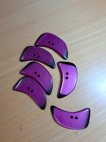Coat buttons large - large, shaped