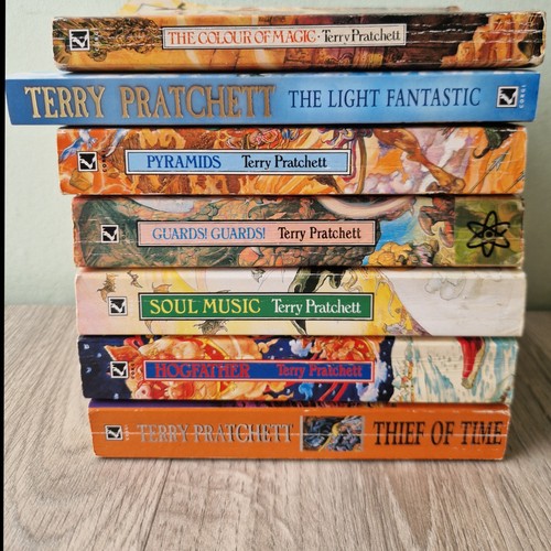 Terry pratchett discworld - pratchett,
