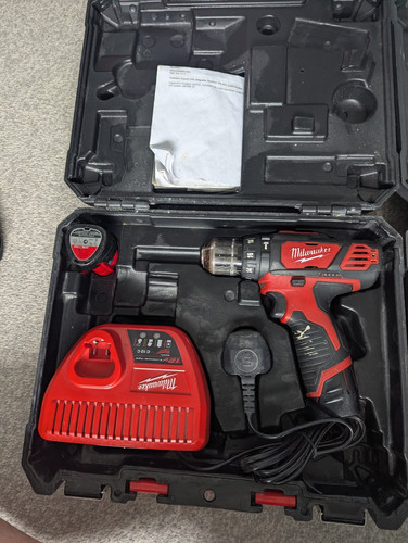 Milwaukee m12 bpd 202c 12v - milwaukee, bpd-202c