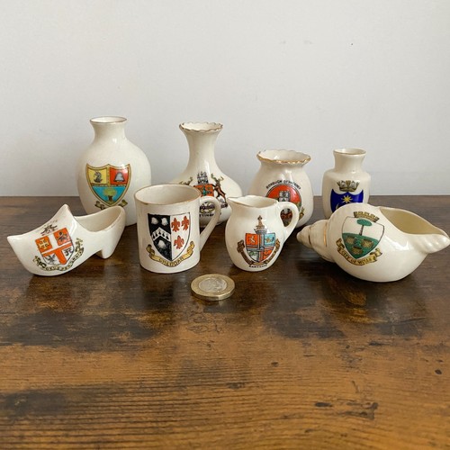 Mixed crested china - mixed,