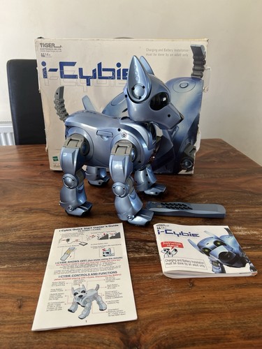 Cybie vintage robot blue - robot,