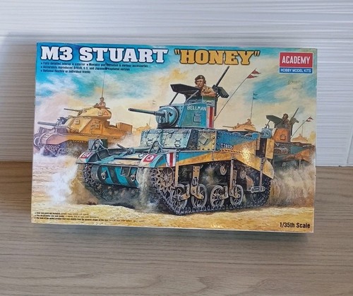 Academy scale m3 stuart - 1/35,