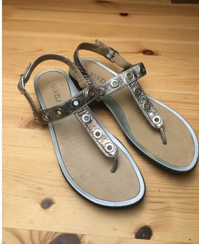 Ladies toepost leather sandals - toepost,