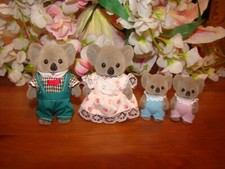 Sylvanian families billabong - families,
