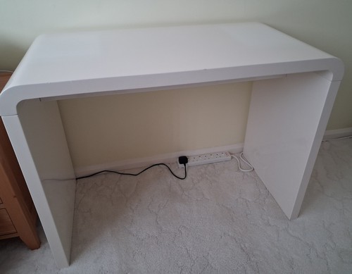 Dwell desk white - dwell, gloss