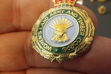 MILITARY BADGE WOMEN'S LAND