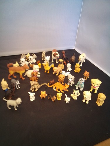 Dogs and cats toys figures - cats,