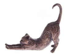 Butler & Peach Detailed Small Solid Bronze Cat Stretching