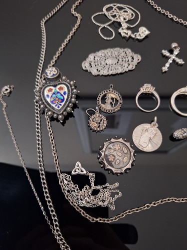 Antique vintage jewellery - antique/vintage,
