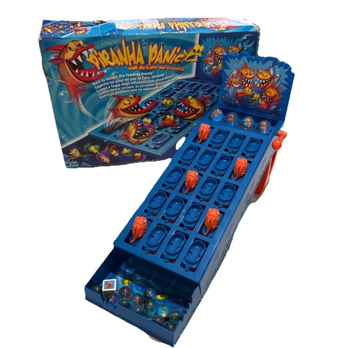 Piranha panic escape - piranha, the