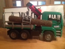 ( Bruder ) 2769 Man Timber Truck With Loading Crane And 3 Tree Trunks