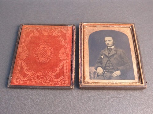 Antique plate ambrotype - 1/4,