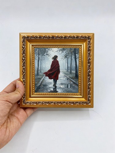 Lady red cloak - red, misty