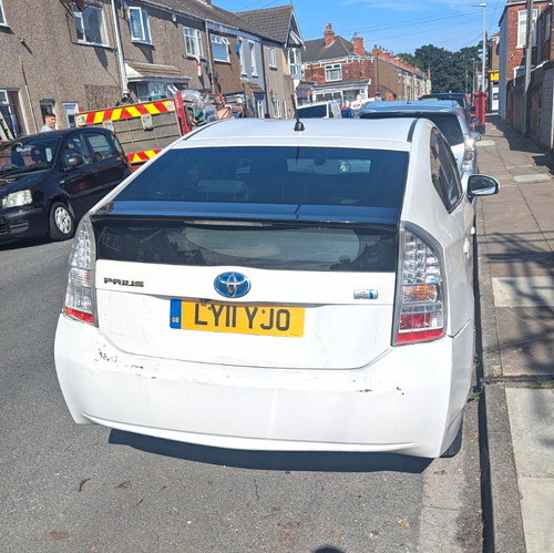 Toyota prius 2011 - prius,