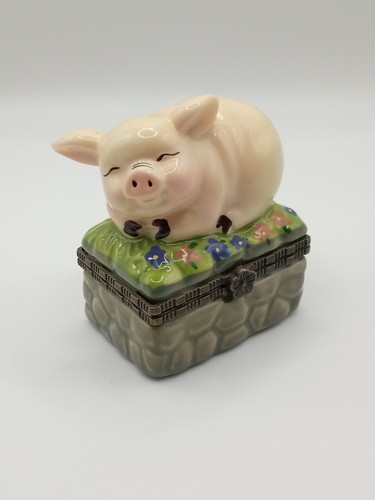 Hinged trinket box sleeping - trinket,