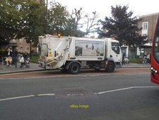 Photo 6x4 Dustcart on Crouch