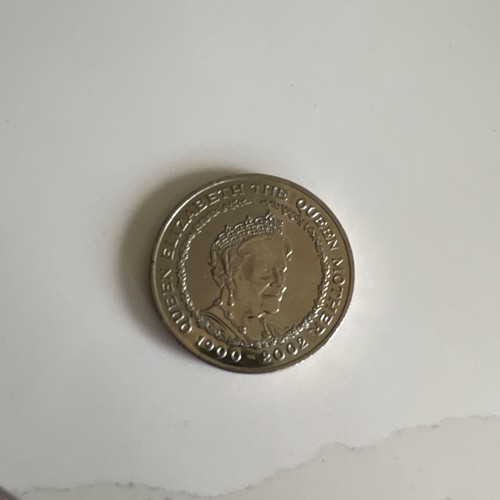 Five pounds queen - five,