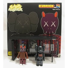 Medicom Toys Kaws Kubrick