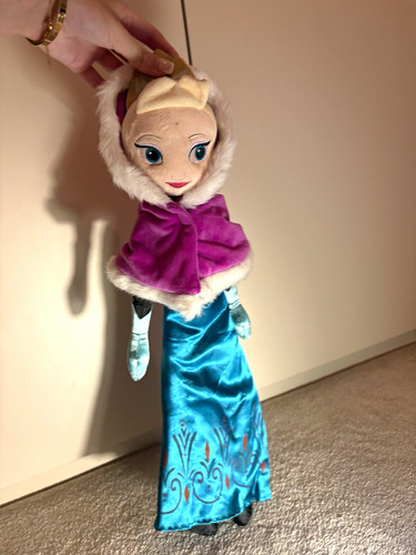 Official disney store frozen - official,