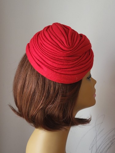 Vtg 50s red fascinator - red, hat