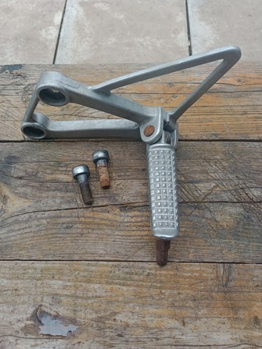 Vfr 400 nc21 foot peg - 400,