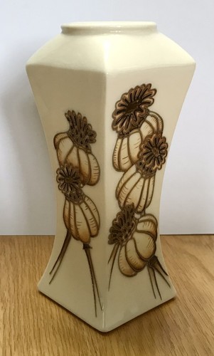 Lovely moorcroft poppy seed - lovely,