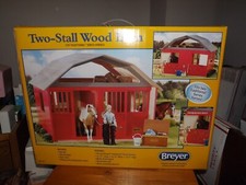 BREYER TWO-STALL WOOD BARN NEW