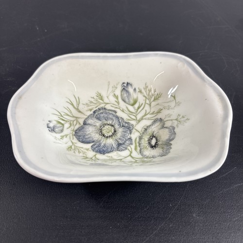Wedgwood poppy glen mist - wedgwood,